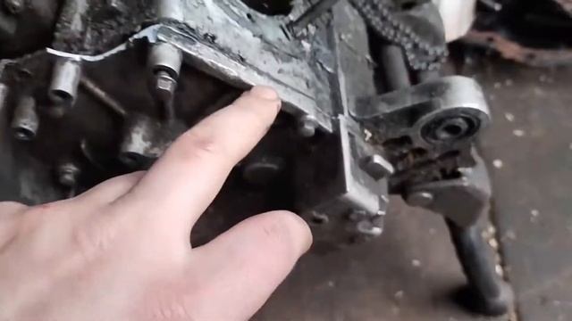 Хонда Дио едет назад, кикстартер бьет по ноге смотреть онлайн