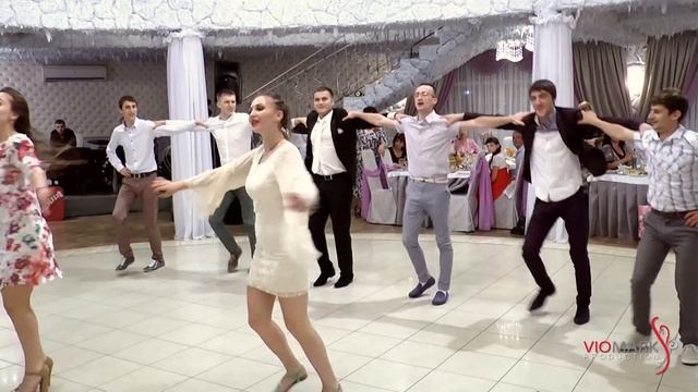 Moldavian Wedding Show Ansamblu de dansuri MIORITA Chisinau dansatori la nunti. Moldova смотреть онлайн