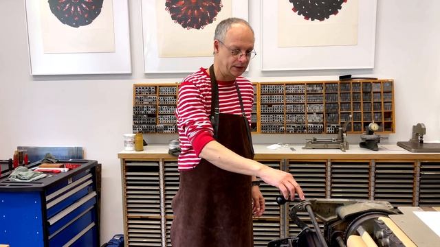Philipp Hennevogl – Live Demonstration of Linocut and Lino Printing at Druckwerkstatt im Bernardbau смотреть онлайн