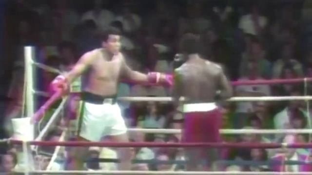 Tyson Fury tries the Ali "Rope a Dope" move смотреть онлайн