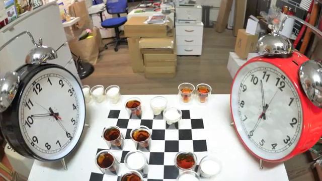 Мега Будильники играют в шашки смотреть онлайн