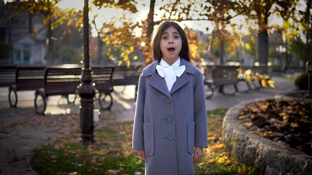 Юсупова Ариелла читает стихотворение ко Дню Матери «Сокровище Мама» #деньмамы #стихи #мама