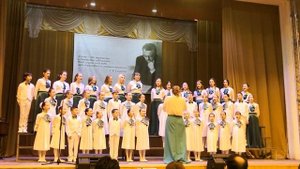 Ф. Грубер Тихая ночь. Хор Академия детства.mp4