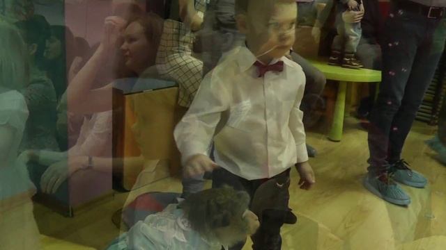 Детско-семейный клуб "ЮЛА" Праздник - Новый год 2016 смотреть онлайн