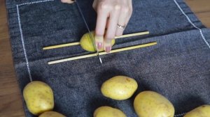 КАК ЗАПЕЧЬ КРАСИВУЮ И ВКУСНУЮ КАРТОШКУ НА НОВЫЙ ГОД С ПОМОЩЬЮ ПАЛОЧЕК ДЛЯ СУШИ