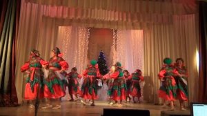 Танцевальная коллектив ветеранов Танцевальная площадка   танец Ах вы сени