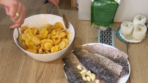 Рецепт из детства! Запеченное филе карпа на картошке ?