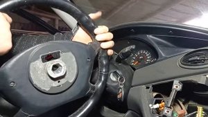 Как снять подрулевой шлейф Ford Focus 1