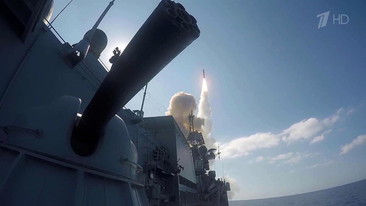 Корабли ВМФ России нанесли ракетный удар по позициям боевиков ИГИЛ в сирийской провинции Хама