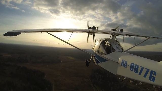 Гидросамолёт-амфибия Че-22 Корвет - взлёт с земли против вечернего солнца
