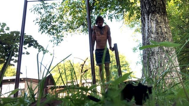 Я СДЕЛАЛ 110 ОТЖИМАНИЙ НА БРУСЬЯХ ЗА 1 ПОДХОД смотреть онлайн