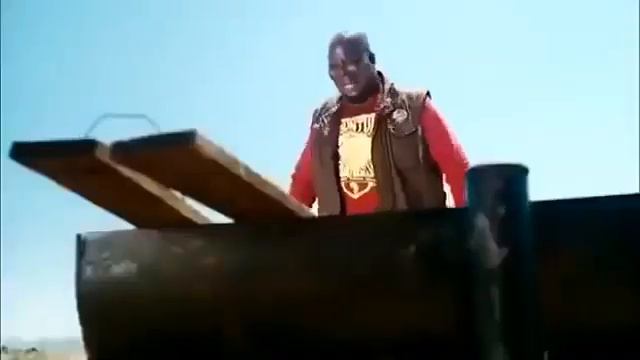 Комедия - Очень  смешной фильм)))