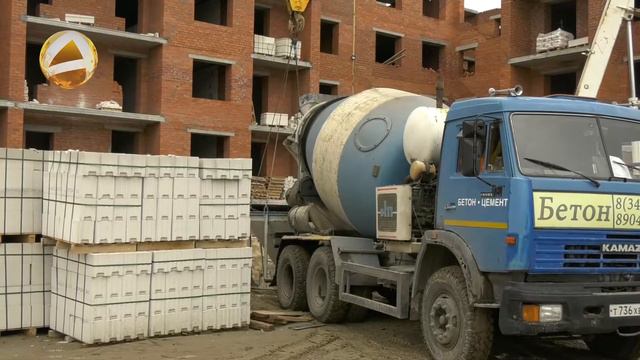 Глава Мегиона Олег Дейнека побывал с очередным рейдом на объектах жилищного строительства смотреть онлайн