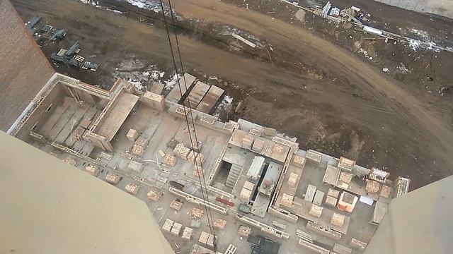 ГЛАВНОЕ ДЛЯ МОЛОДЫХ КРАНОВЩИКОВ/ЗАЛИВКА БЕТОНОМ В СЛЕПОЙ ЗОНЕ смотреть онлайн