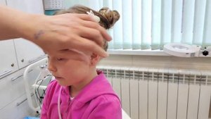 Как проколоть уши! Не заплакать и получить в ПОДАРОК на День Рождения, свои первые серёжки!