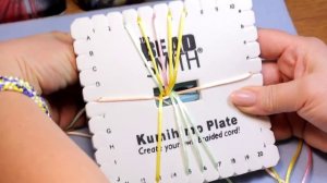 Плетеный браслет Кумихимо.