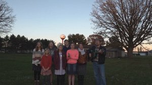 Утро с дочкой и лебедями.. Песня семьей "Мой в небе край" Семья Савченко Savchenko family life USA