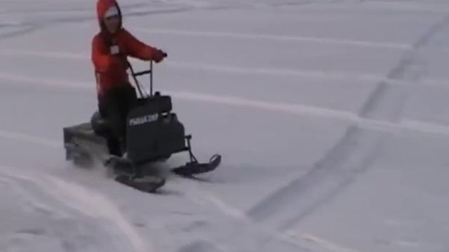 Мини снегоход мототрансормер Рыбак смотреть онлайн