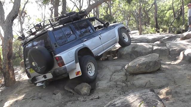 Rock Crawling 1/4 - Hilux, GQ Patrol, Prado 120 and 95 смотреть онлайн