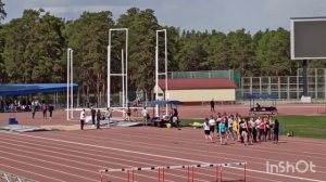 Бег с барьерами 300 метров.