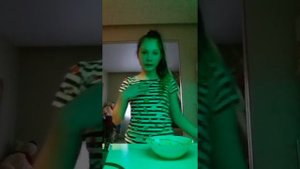 Как приготовить яичницу в микроволновке?