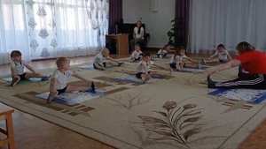 Игровой стретчинг в средней группе «Невоспитанный мышонок»