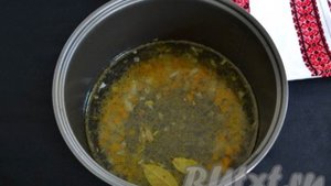 Грибной суп из сушеных грибов в мультиварке