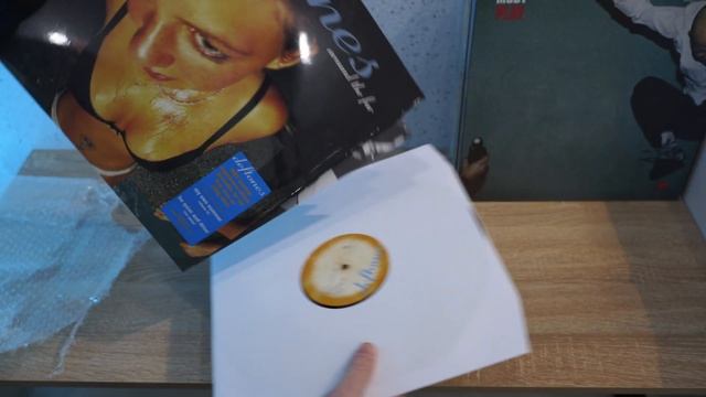 Распаковка Винила смотреть онлайн