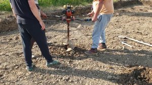 Бурение под сваи мотобуром