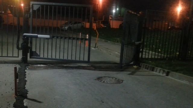 Что будет, если удерживать автоматические приводы ворот САМЕ?