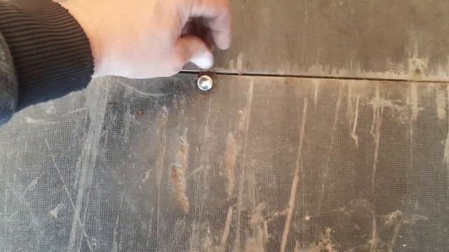 Обшиваю кабину,меняю масло,ставлю болты в будку смотреть онлайн