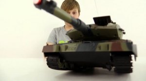 Видео игры Танки на радиоуправлении с ИгроБоем Лёвой.