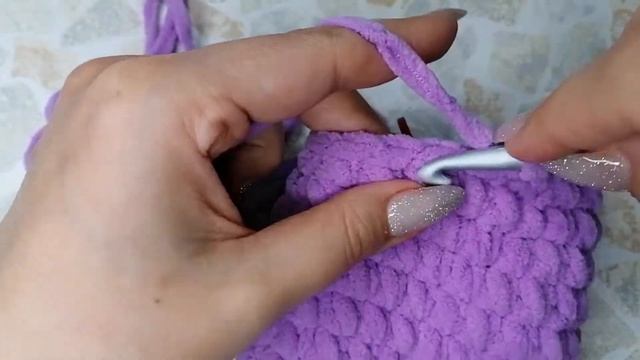 Женские тапочки-носочки крючком из плюшевой пряжи (37-38 размер). Подробный МК.