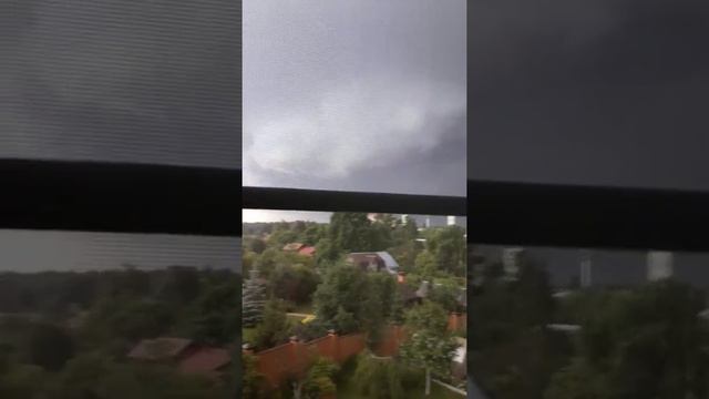 Конец света,и начало тёмных туч,ярких молний и сильного дождя. смотреть онлайн