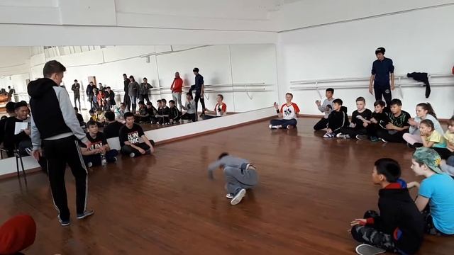Дружеский Battle bboy Goblin с Avangard crew 28/01/2018 г.Шымкент смотреть онлайн
