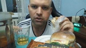 МУКБАНГ Фастфуд:гамбургер,котлета по киевски и козинак /ОБЖОР/прямая трансляция