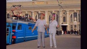 Песня "Семь сорок"  исполняют Мила чемерчёва и Галина сливко .