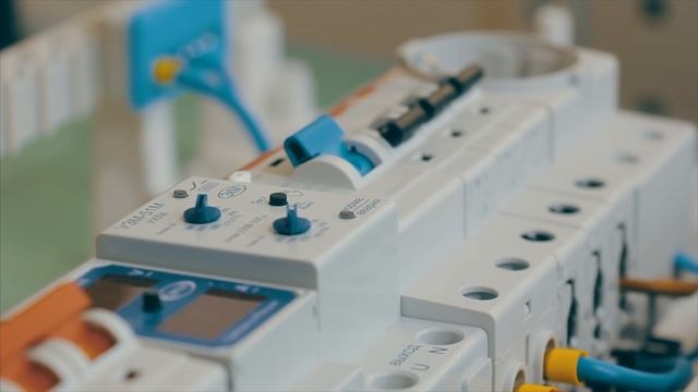 Неотключаемые линии в щите. Качественный электрический шкаф. Удобство эксплуатации квартирного щита