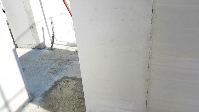 46. ВНУТРЕННИЕ стены 2-го этажа. Спальня и ванная с ОКНАМИ в ПОЛ. Пеним швы | Свой дом в Германии смотреть онлайн