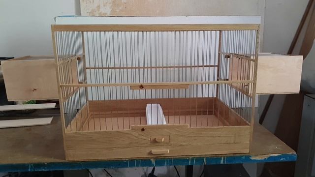 Клетка для разведения канареек с двумя гнездовыми боксами. смотреть онлайн