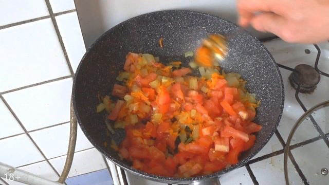 Как приготовить гречку с овощами (Субтитры)