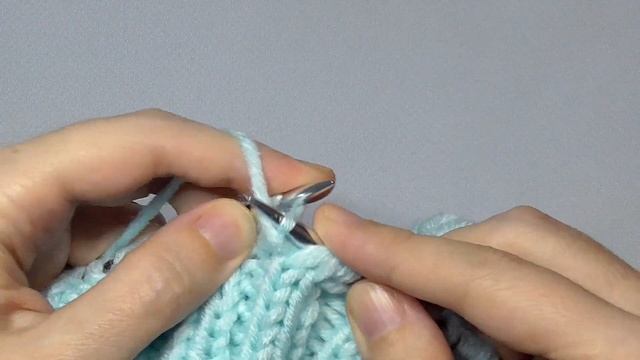 Шапка спицами резинкой 2х2 | Простая шапка спицами смотреть онлайн