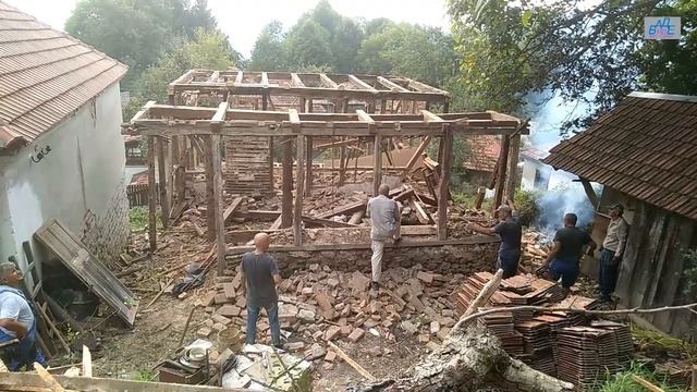 Рушење старе куће - Дубраве код Јошаничке Бање 24.08.2023. - ФВ Баде 230916175 смотреть онлайн