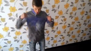 Парень нереально круто поет