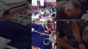 Боевики ВСУ устроили казарму и опорный пункт в очередной школе.mp4