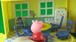 Свинка Пеппа съела все конфеты и у неё заболел живот