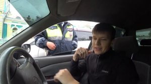 Полицейский вытащил водителя из авто силой! Беспредел ГАИ ДПС