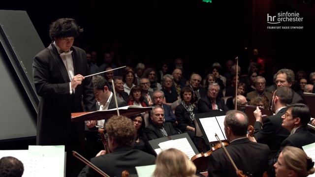 Schostakowitsch: 1. Klavierkonzert ∙ hr-Sinfonieorchester ∙ Behzod Abduraimov ∙ Aziz Shokhakimov смотреть онлайн