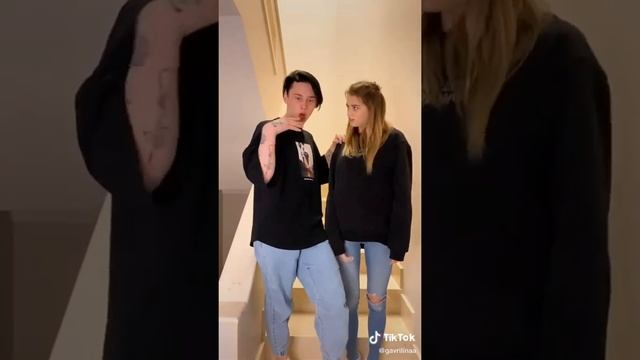 Даня Милохин и Юля Гаврилина/Милые моменты?/Девочка с картинки смотреть онлайн