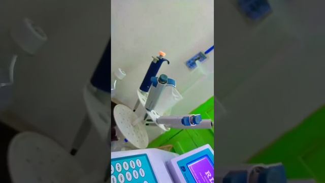 Lab technician/ Lab stap #laboratory #pathology #360p